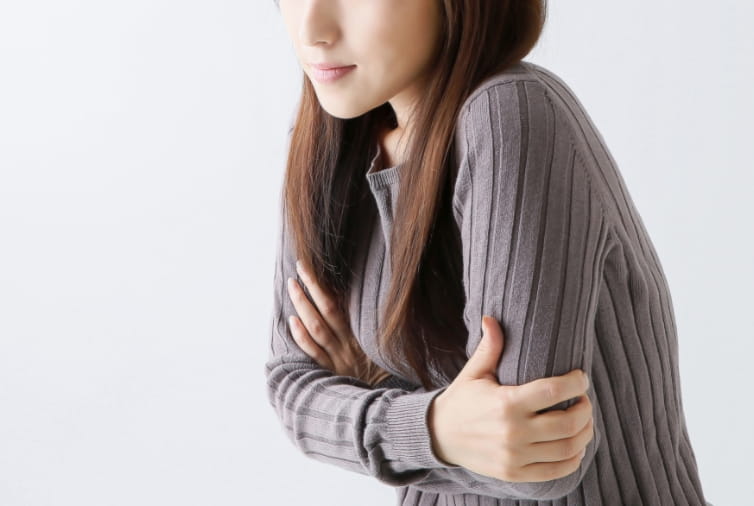 血流をうながし倦怠感・冷え・むくみをケアする様子