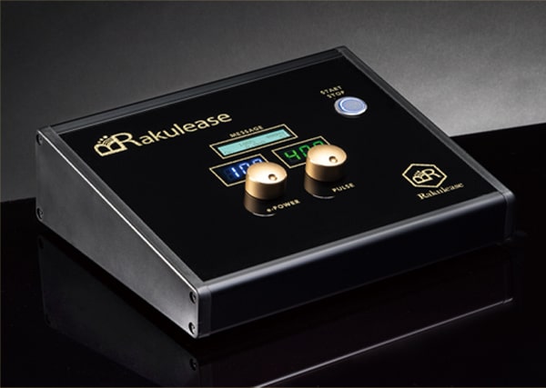 業務用EMSを搭載した筋膜リリース機器ラクリス