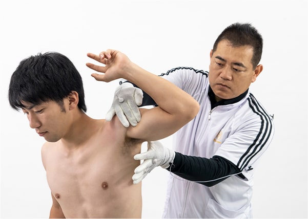 接骨院や整骨院で保険診療に頼らずに高単価な自費診療メニューを導入した成功事例のイメージ