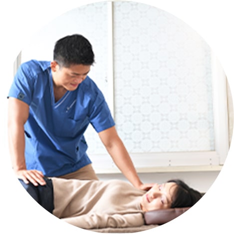 肩こりや首こりをケアする筋膜リリース施術のイメージ